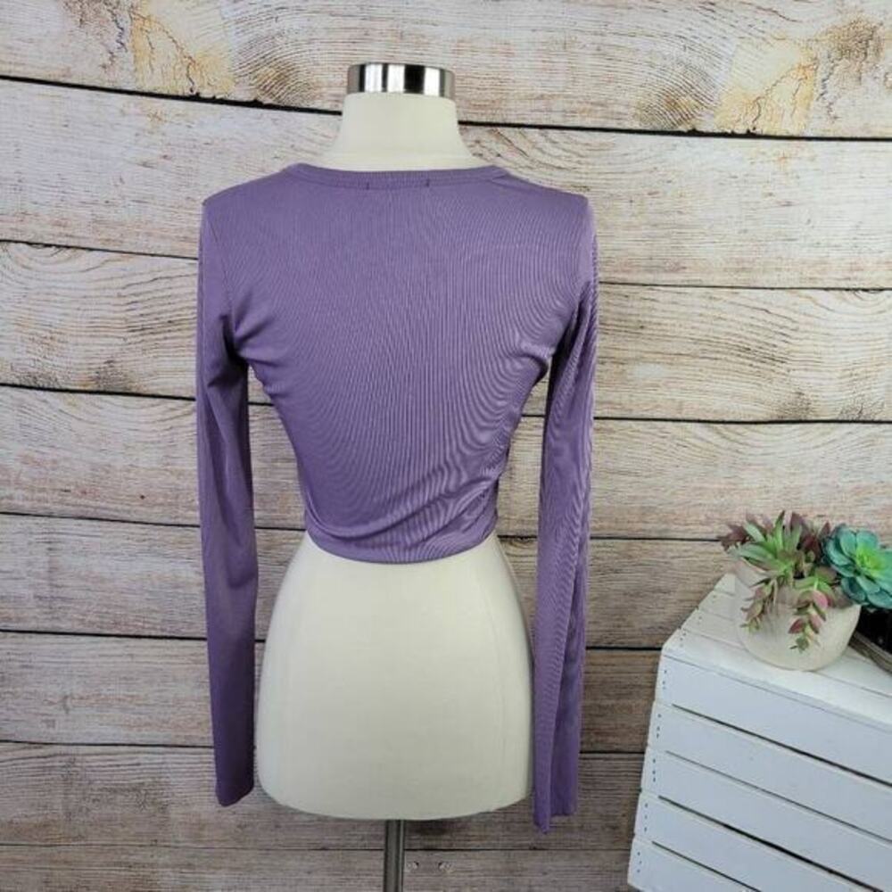 5/$25 SHEIN Scoop Neck Ribbed Henley Tee Lilac Purple Size Medium - Picture 4 of 7